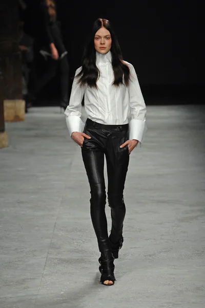 Look 5